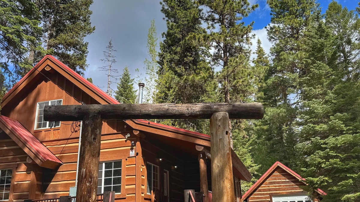 Cascade Cabin | The Cozy Acorn Cascade Lake Retreat