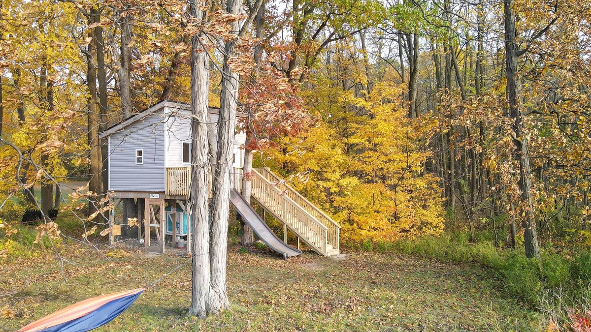 New Carlisle Cabin | The Cozy Canopy