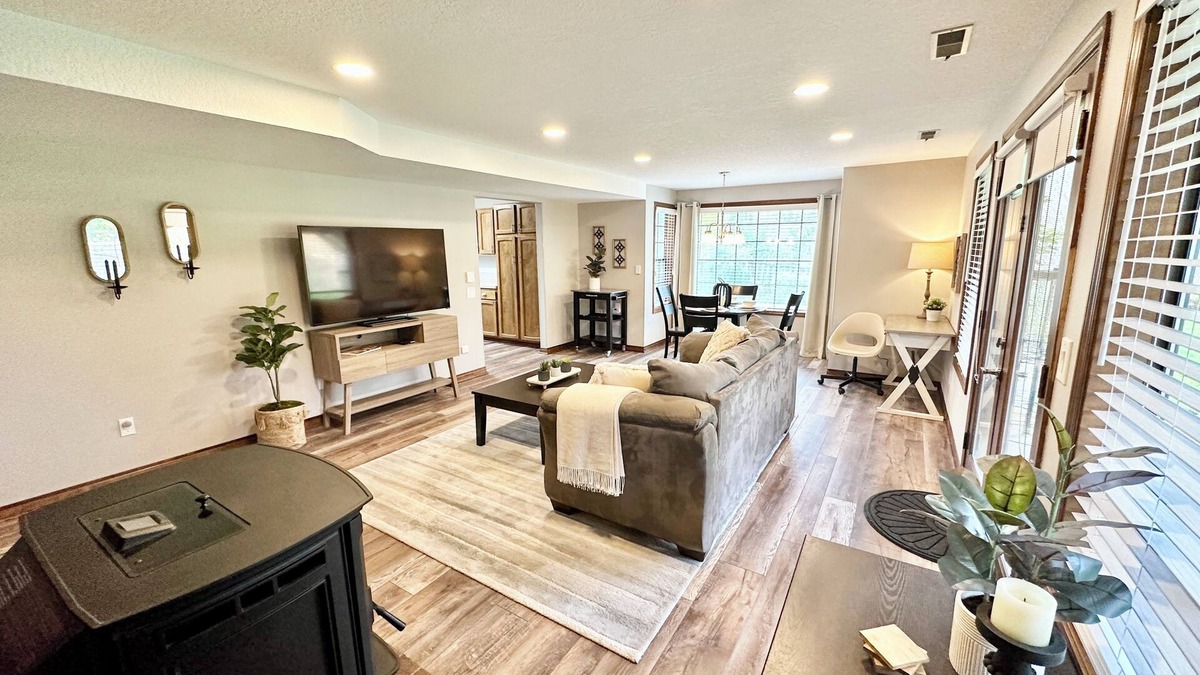 Bull Mountain House | The Cozy Doe Cottage - Stylish 1BR Home