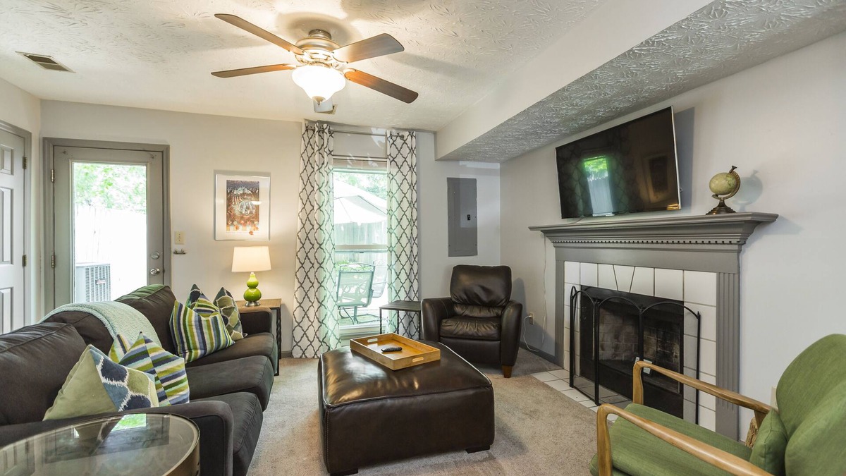 Woodward Heights House | The Cozy Downtown Townhouse