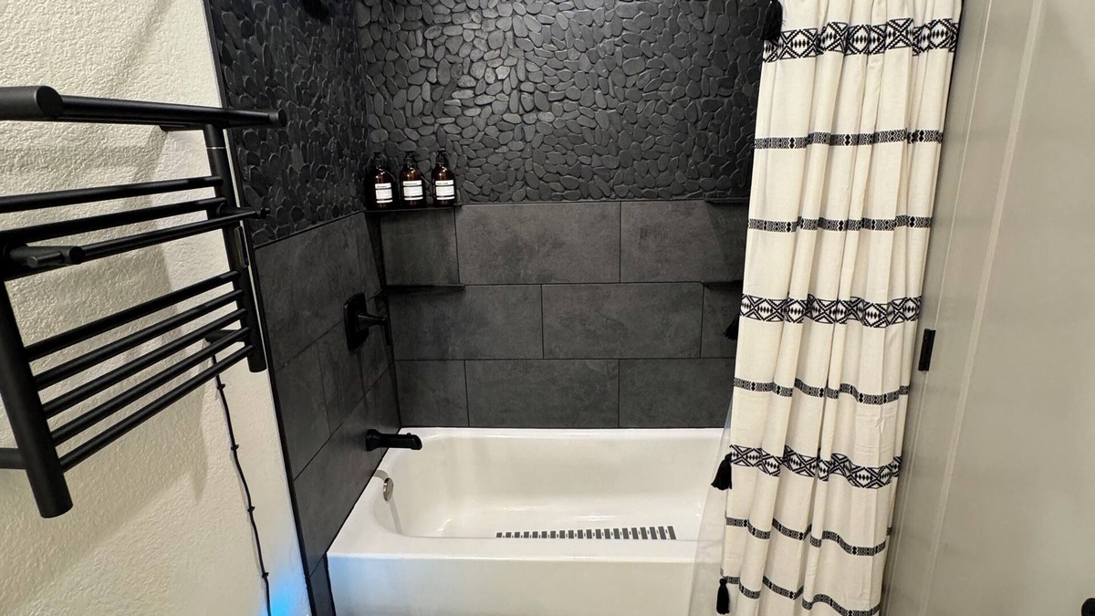 Skyway Condo | The Cozy Getaway