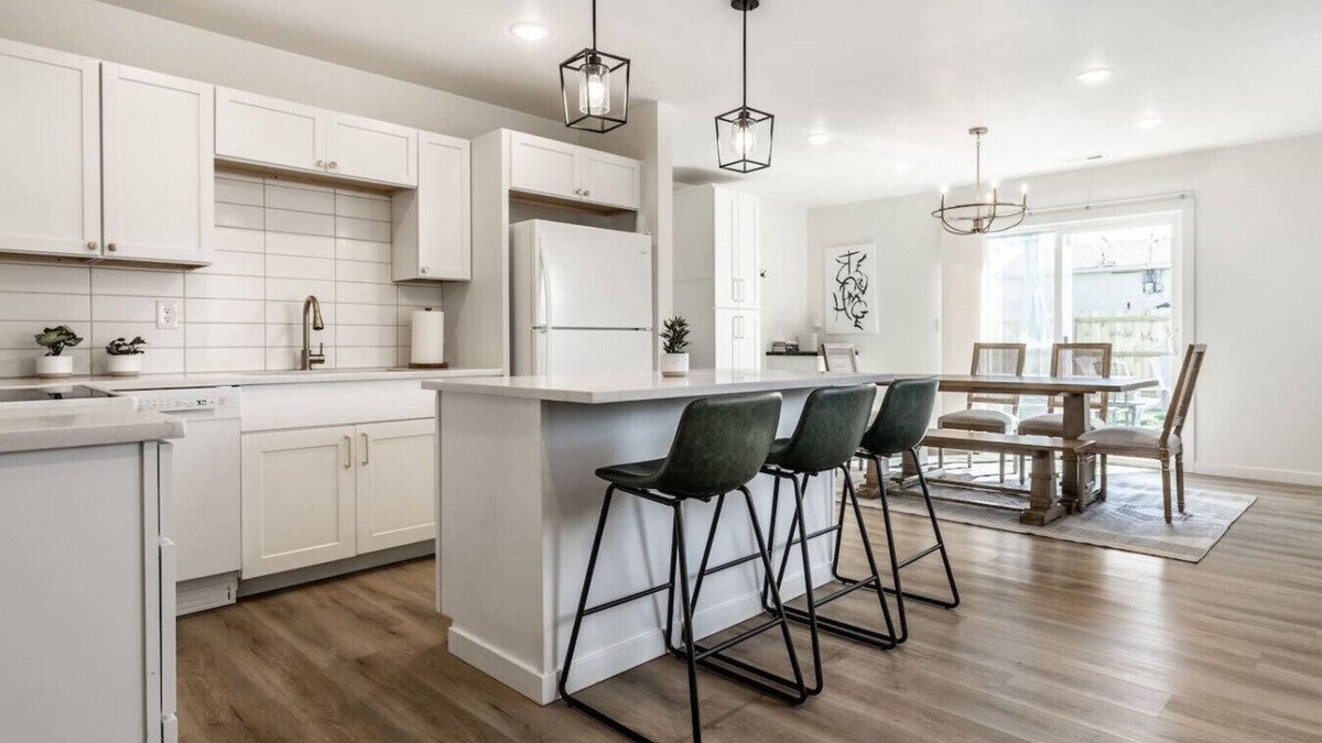 Indianapolis House | The Cozy Green Cottage