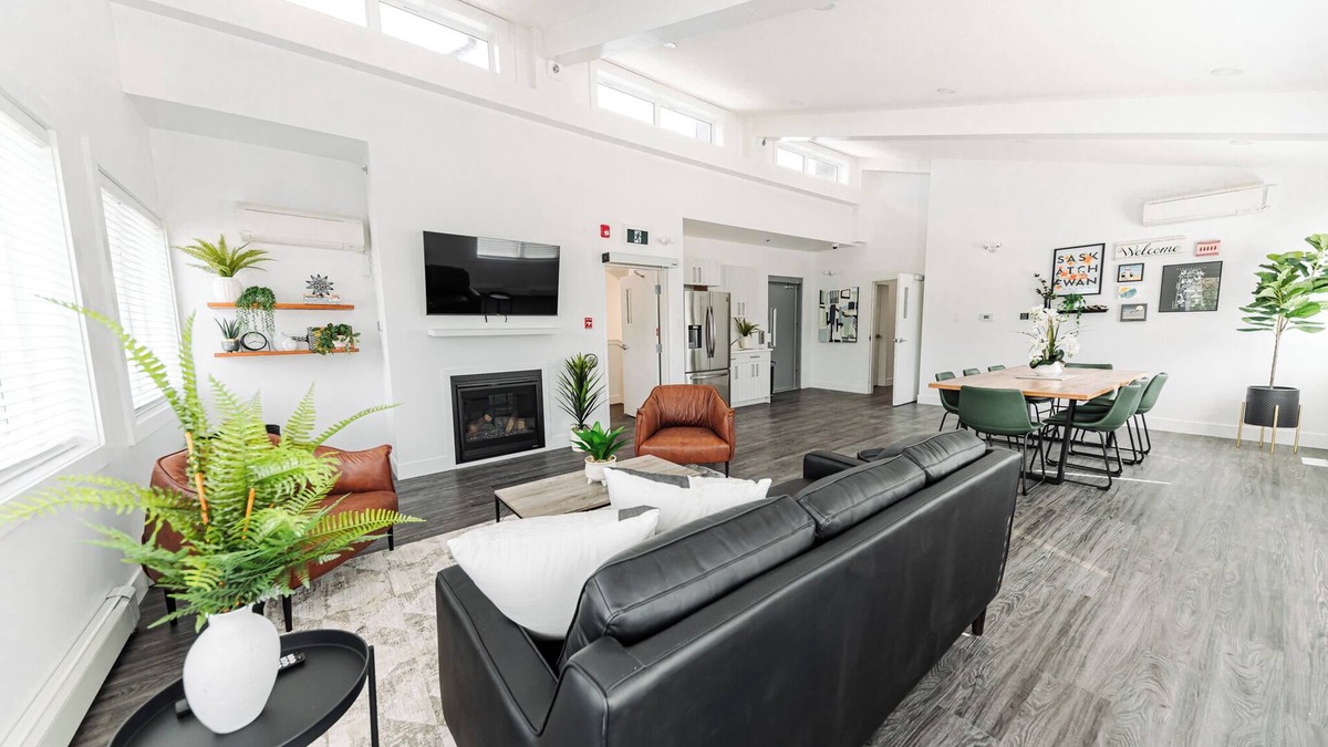 Regina House | The Cozy Nook Inn