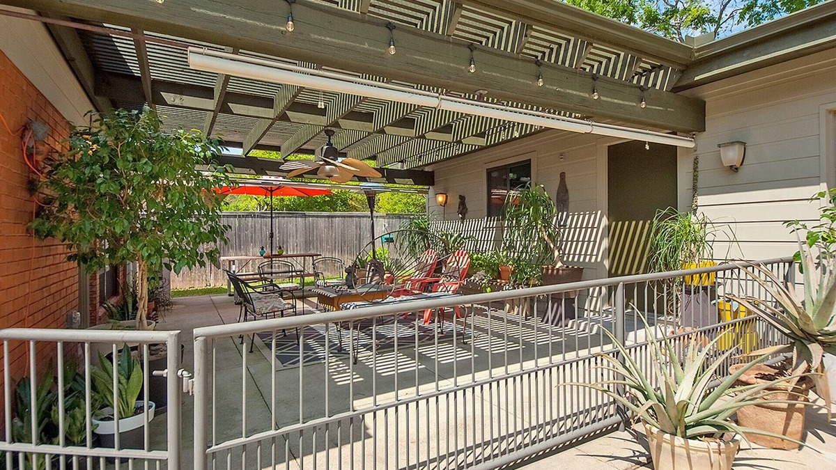Northeast Dallas House | The Cozy Owl Cottage - so close to so much