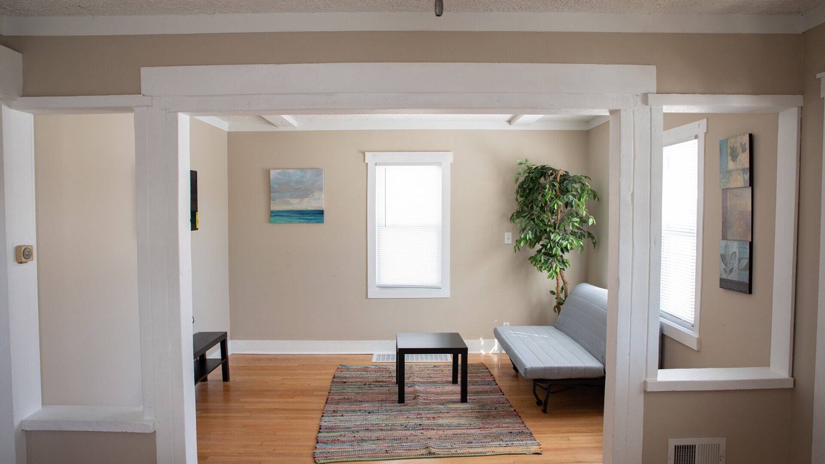 West Allis House | The Cozzy 3 Br House