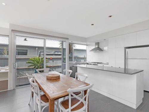 Port Fairy House | The Craic