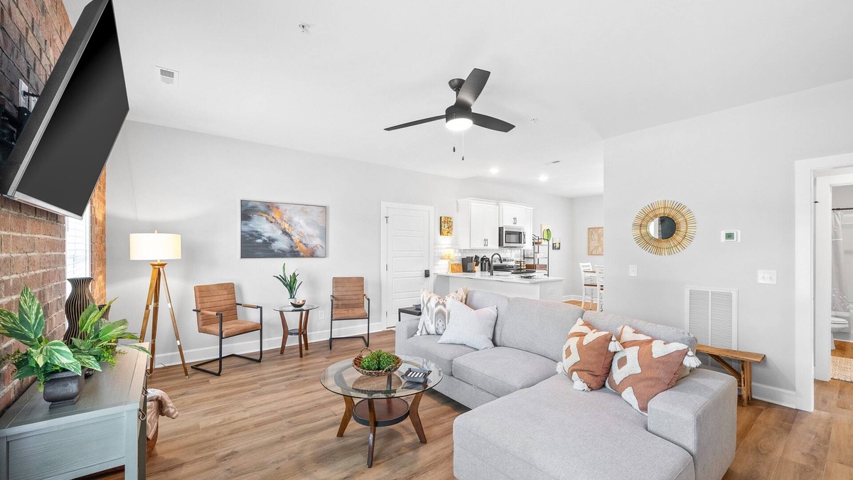 Clarksville Apartment | The Crash Pad at "The Spot" (281 Liberty Pkwy)