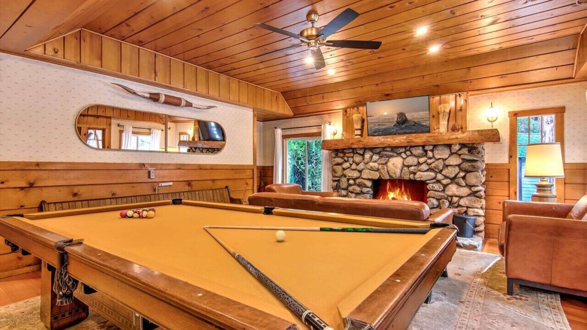 Idyllwild Cabin | The Creek Lodge in Town Center - 2,500 sf Mountain Modern Cabin, Next To Creek!