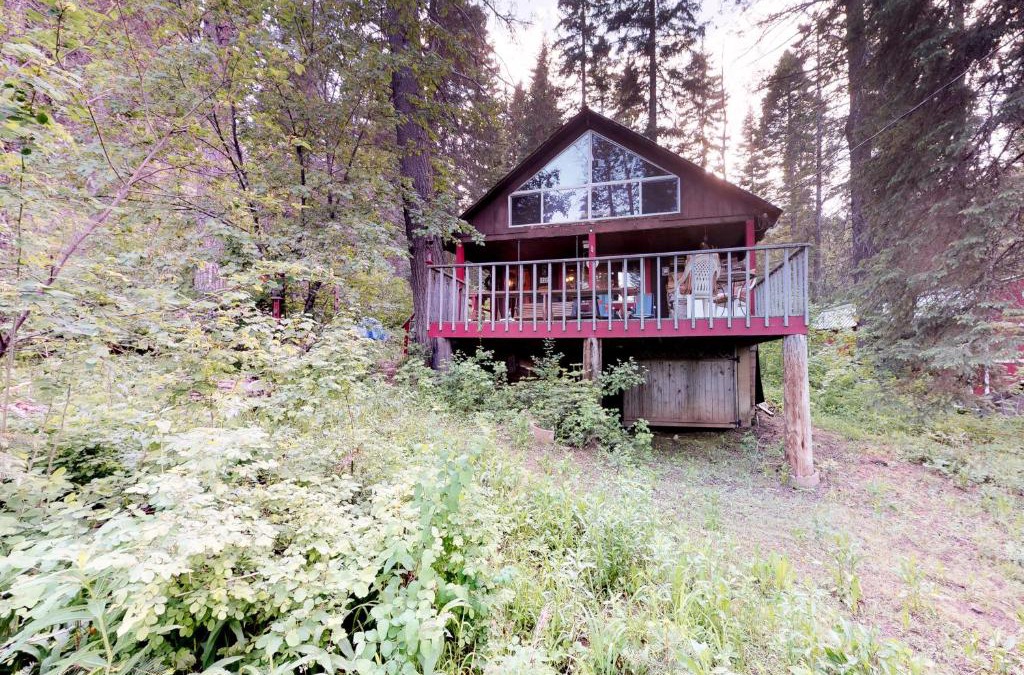Cascade House | The Creekside Cabin