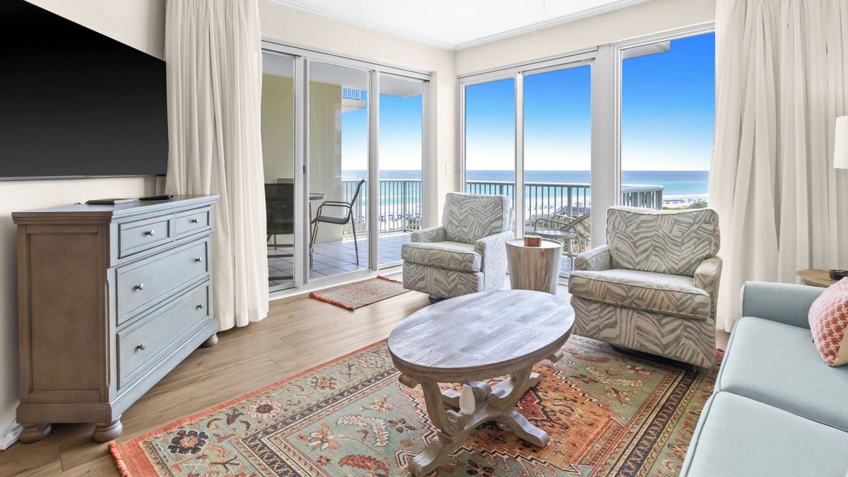 Miramar Condo | The Crescent 306 by Scenic Stays