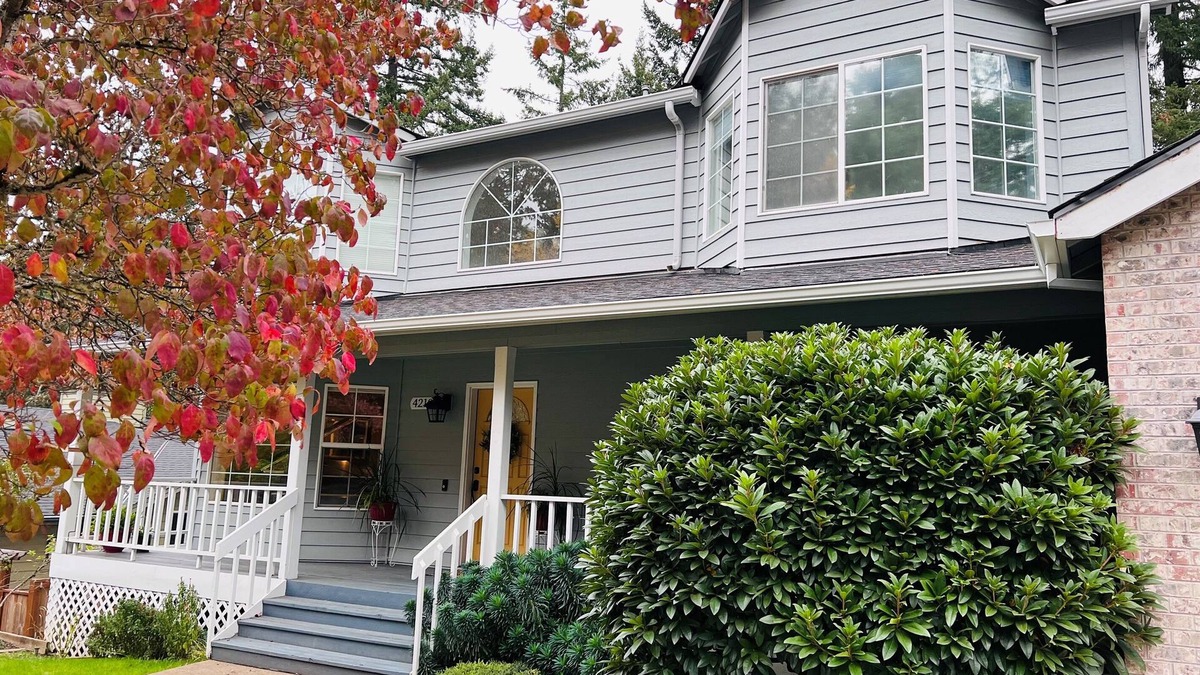 Corvallis House | The Crest and Bella Estates- Sleeps up to 21!