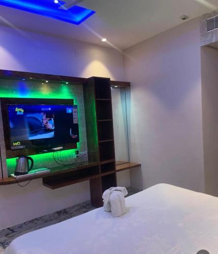 Dalsing Sarai Hotel | The Crown Plaza Hotel