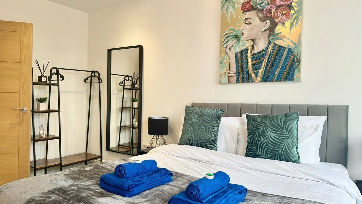 Harrogate City Centre Apartment | The Crown View - Luxury Apt | FREE Parking Nearby