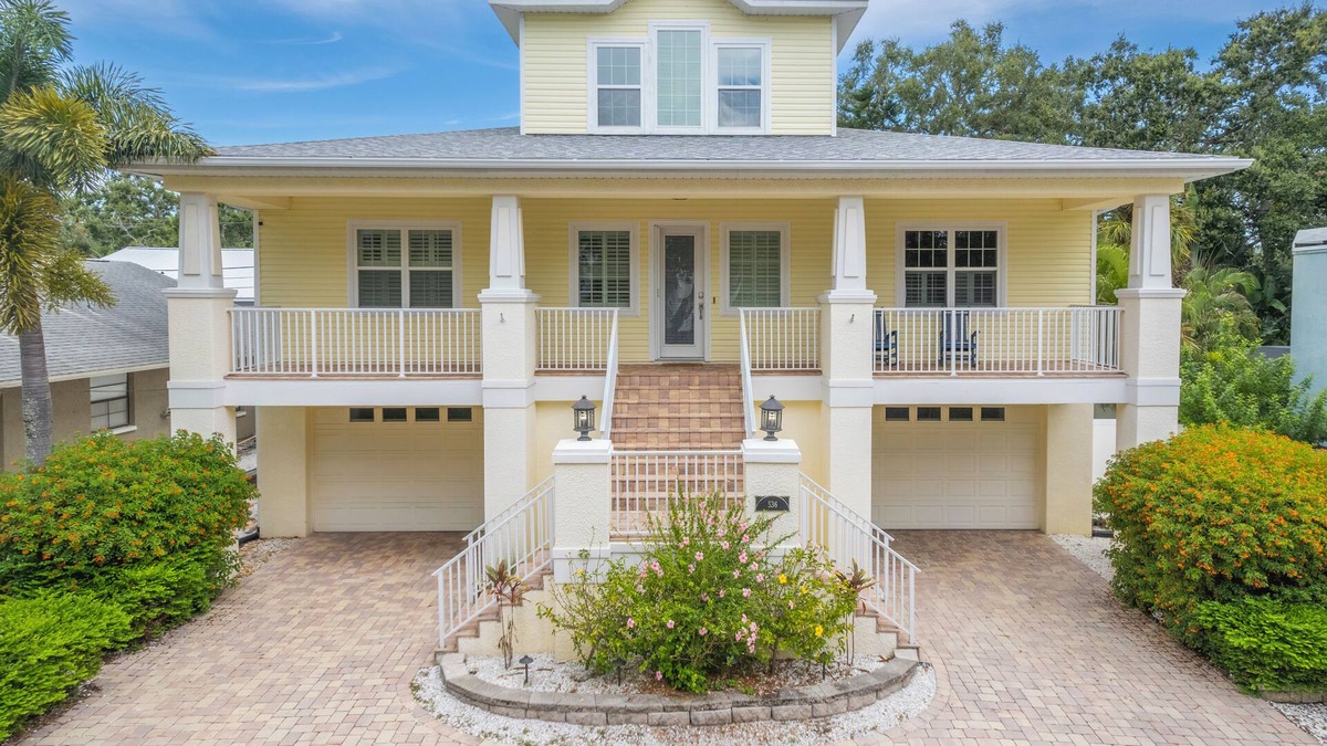 Crystal Beach House | The Crystal Breeze House