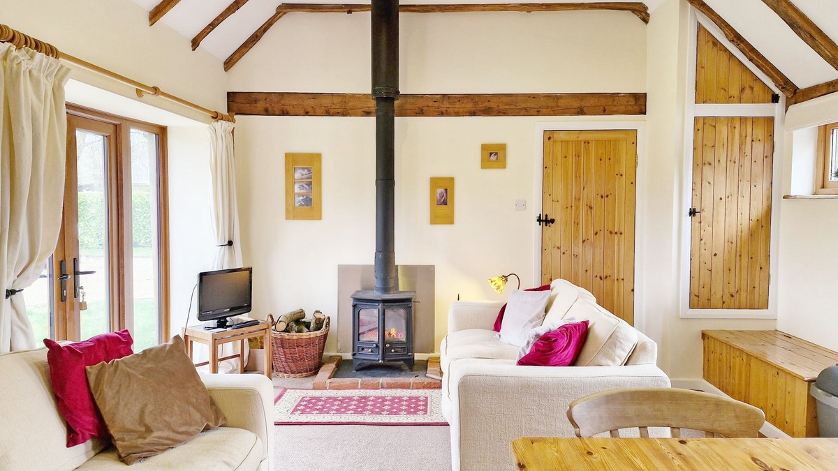 Petersfield Cottage | The Dairy , Petersfield - a barn conversion that sleeps 4 guests in 1 bedroom