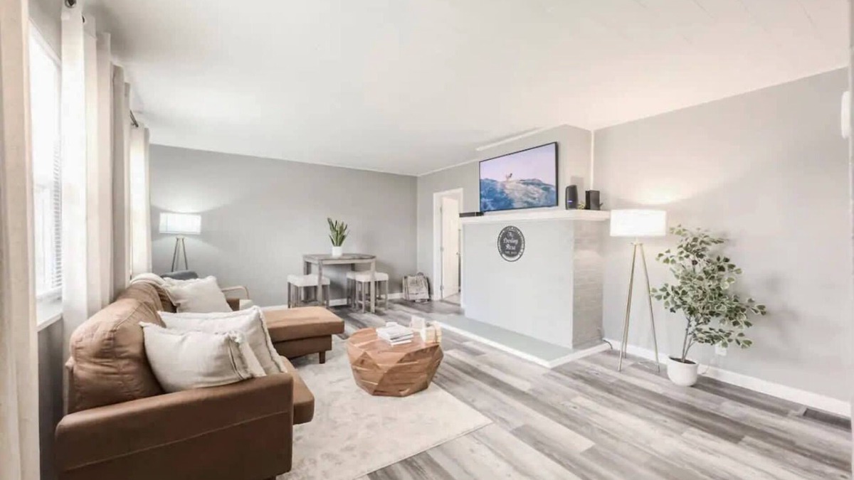 Highland Heights House | The Darling Rose | 10 min to Downtown Cincinnati