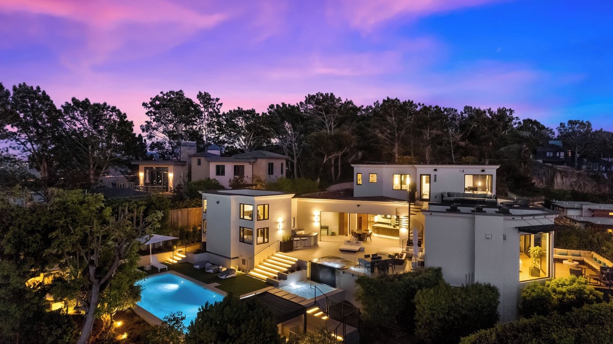 Del Mar House | The Del Mar Hilltop Oceanview Resort Mansion