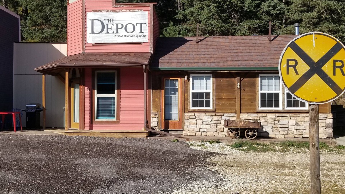 Deadwood Apartment | The Depot at Mad Peak Lodging, sleeps up to four