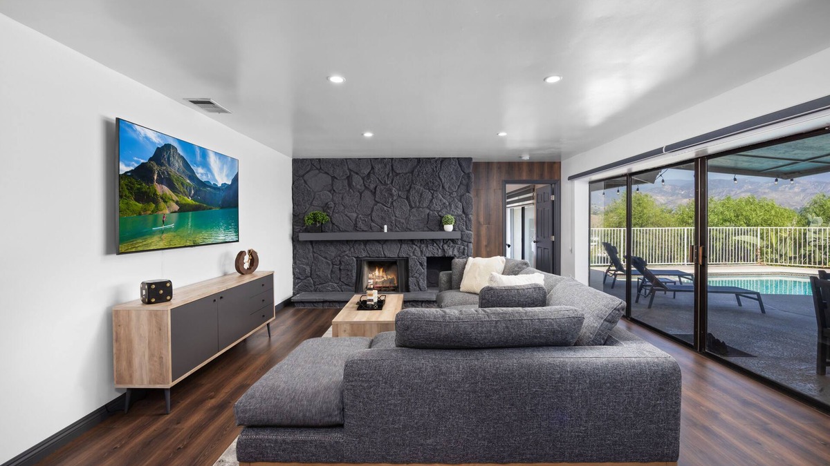 San Bernardino House | The Designer Home｜City Skyline Views｜More in LA