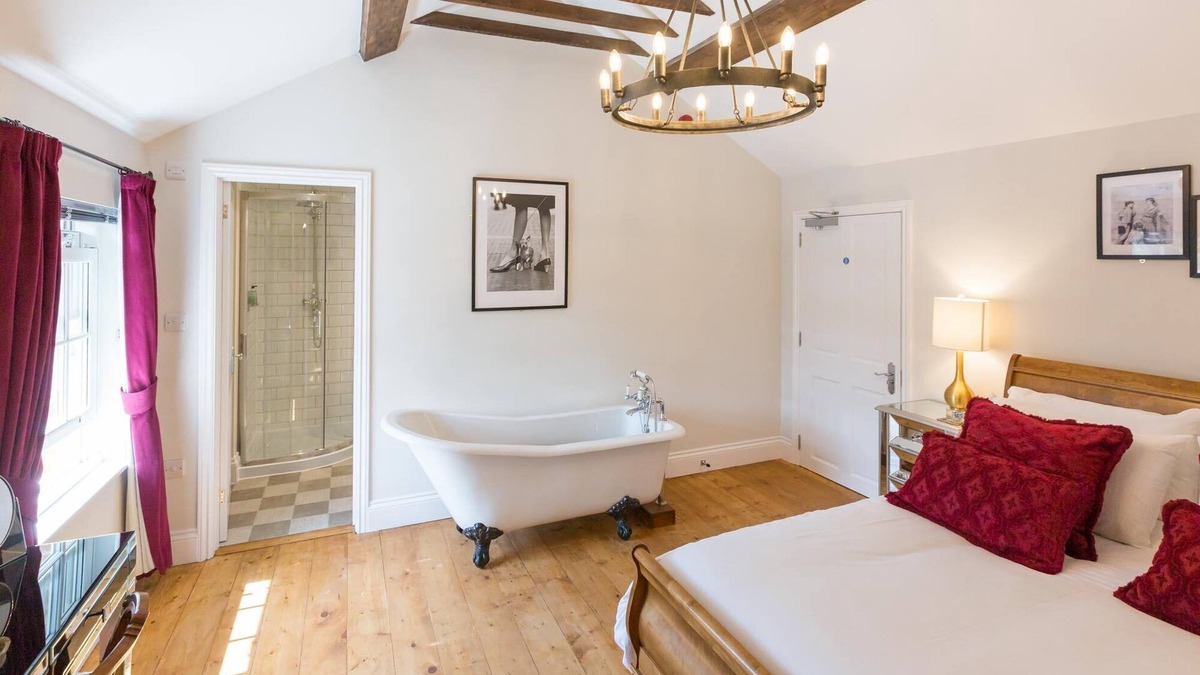 Netheravon Hotel | The Dog and Gun