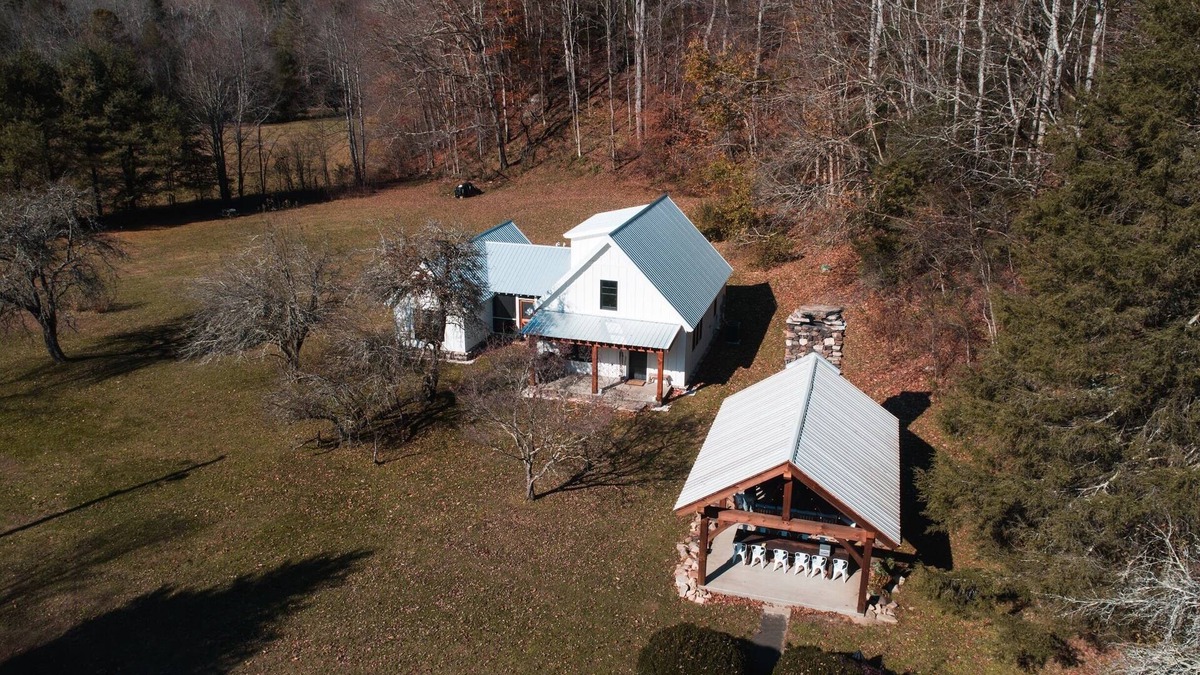 Hampton Cottage | The Dogtrot in Dennis Cove - Creekside Cabin w/Sauna, Hot Tub & AT Trail Access