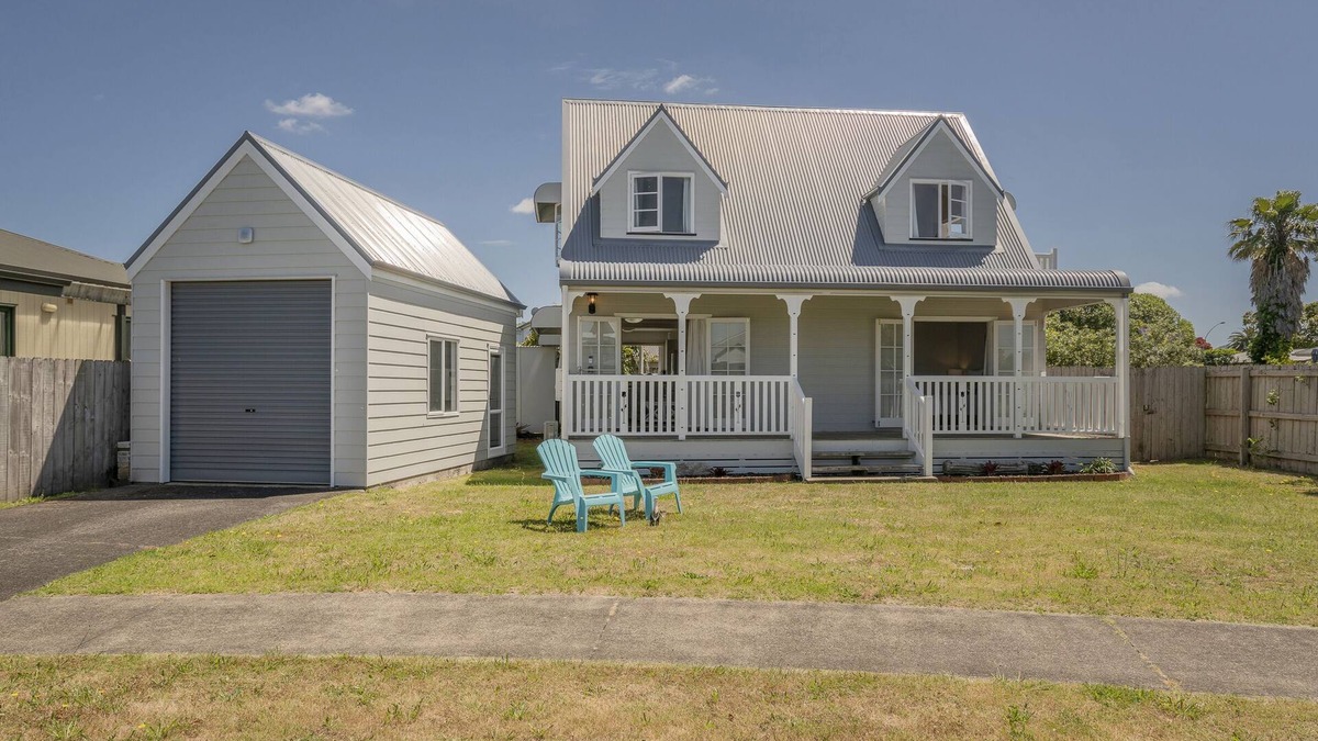 Whitianga House | The Doll's House - Whitianga Holiday Home