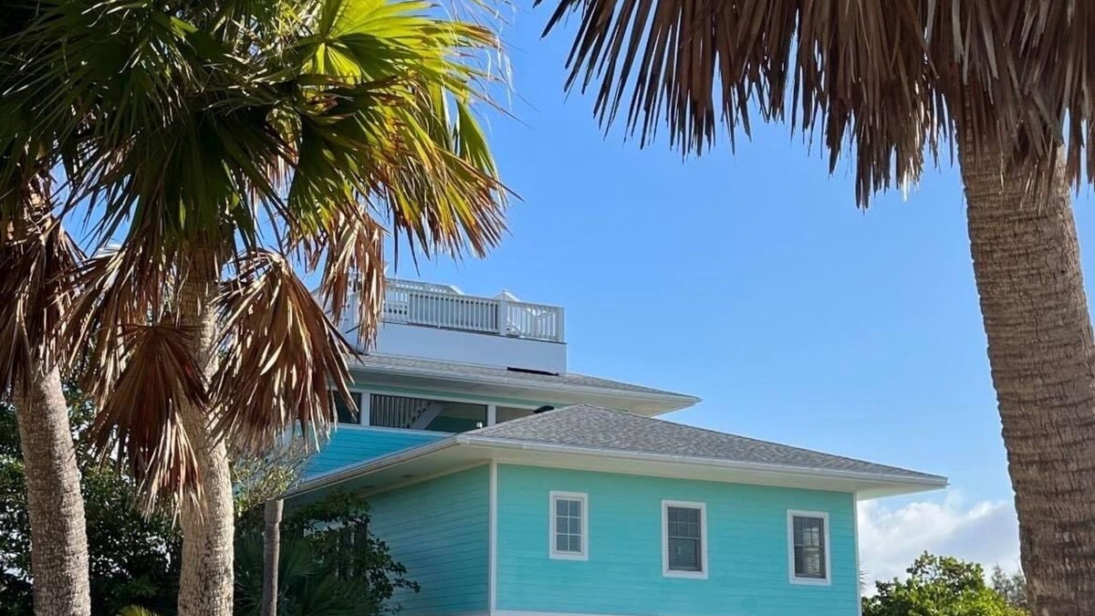 Green Turtle Cay Cottage | The Domino offers guests three levels of elevated, private and spacious living!