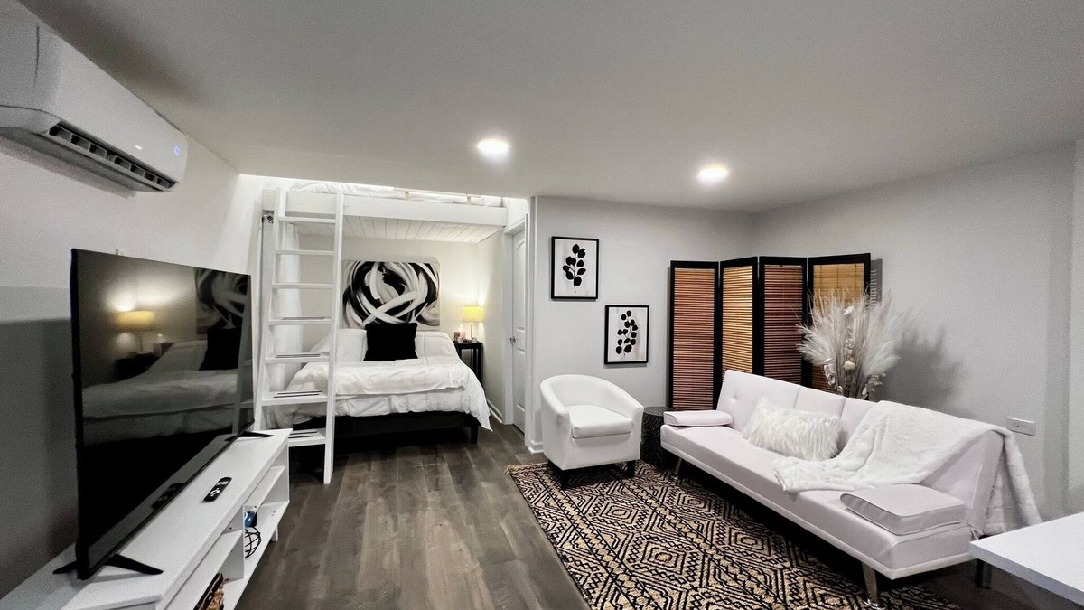 Stallings Apartment | The Double Door Inn - Tiny Home Duplex