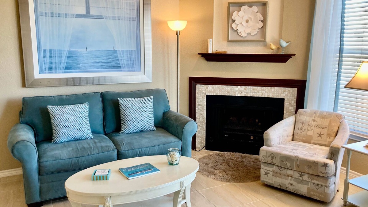 Corpus Christi Condo | "The Dover" ~ a glimpse of the sea Resort-style condo