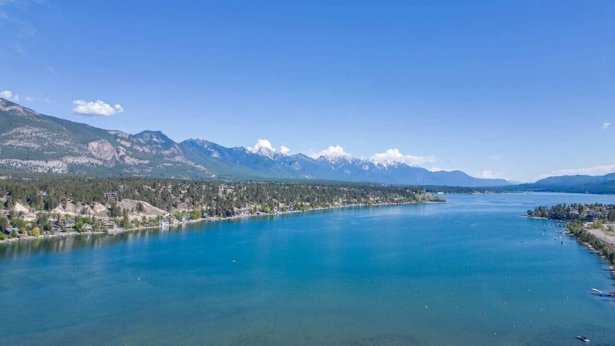 East Kootenay Apartment | The Dragonfly | Pool/Hot Tub | Lake Access | Kayak