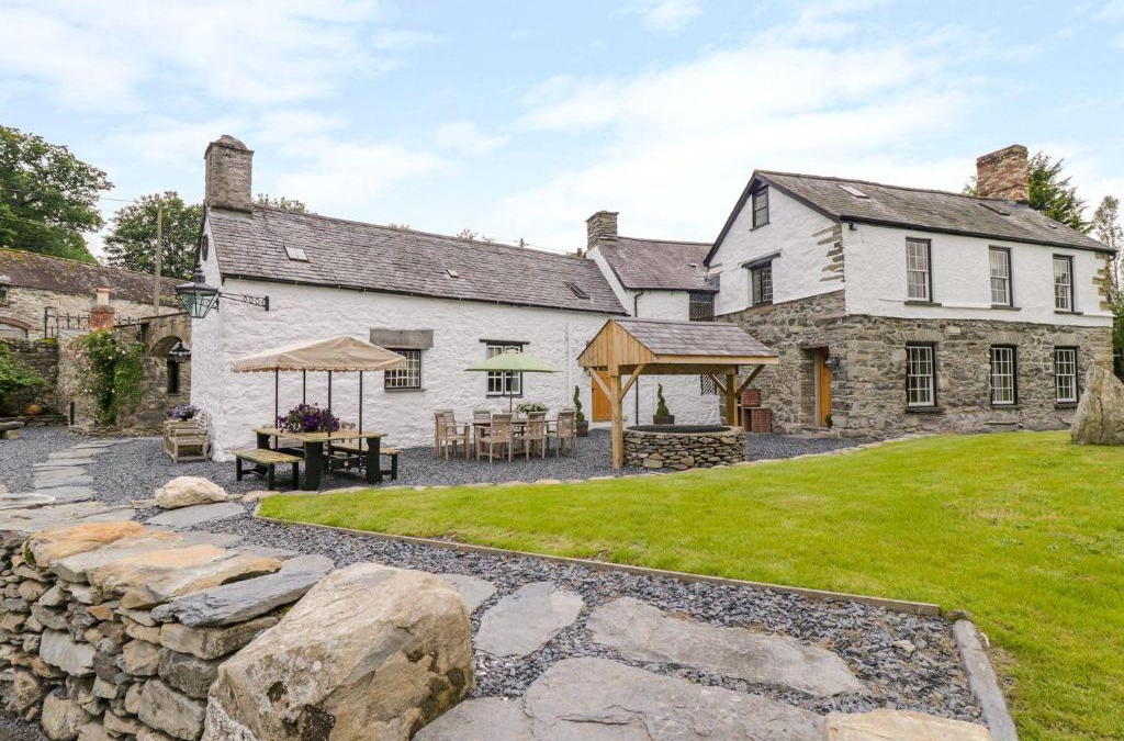 Corwen House | The Druids