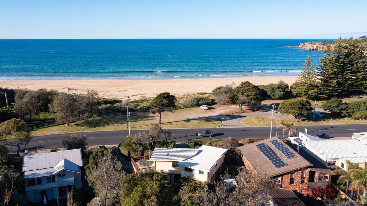 Tathra House | The Dune House - a spacious, perfectly located holiday house in Tathra