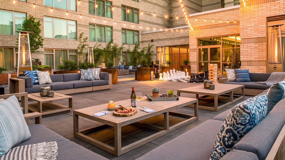 Downtown Portland Hotel | The Duniway Portland A Hilton Hotel