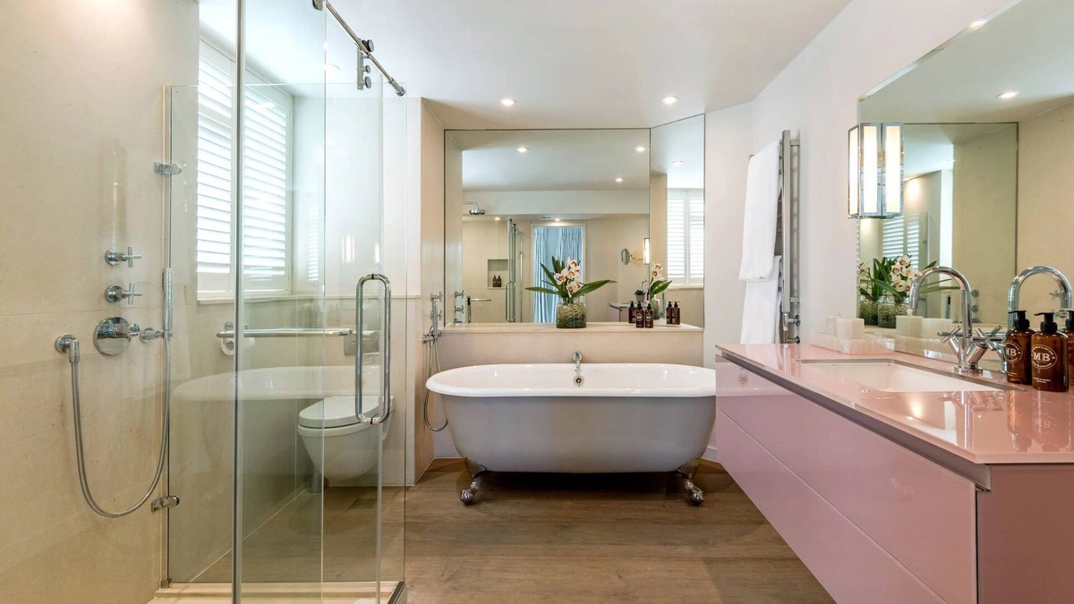 Queen's Gate Apartment | The Duplex Park View Apartment