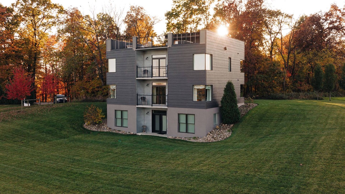 Millersburg House | The Dwelling | Rooftop Terrace w/VIEWS + Fire Pit!