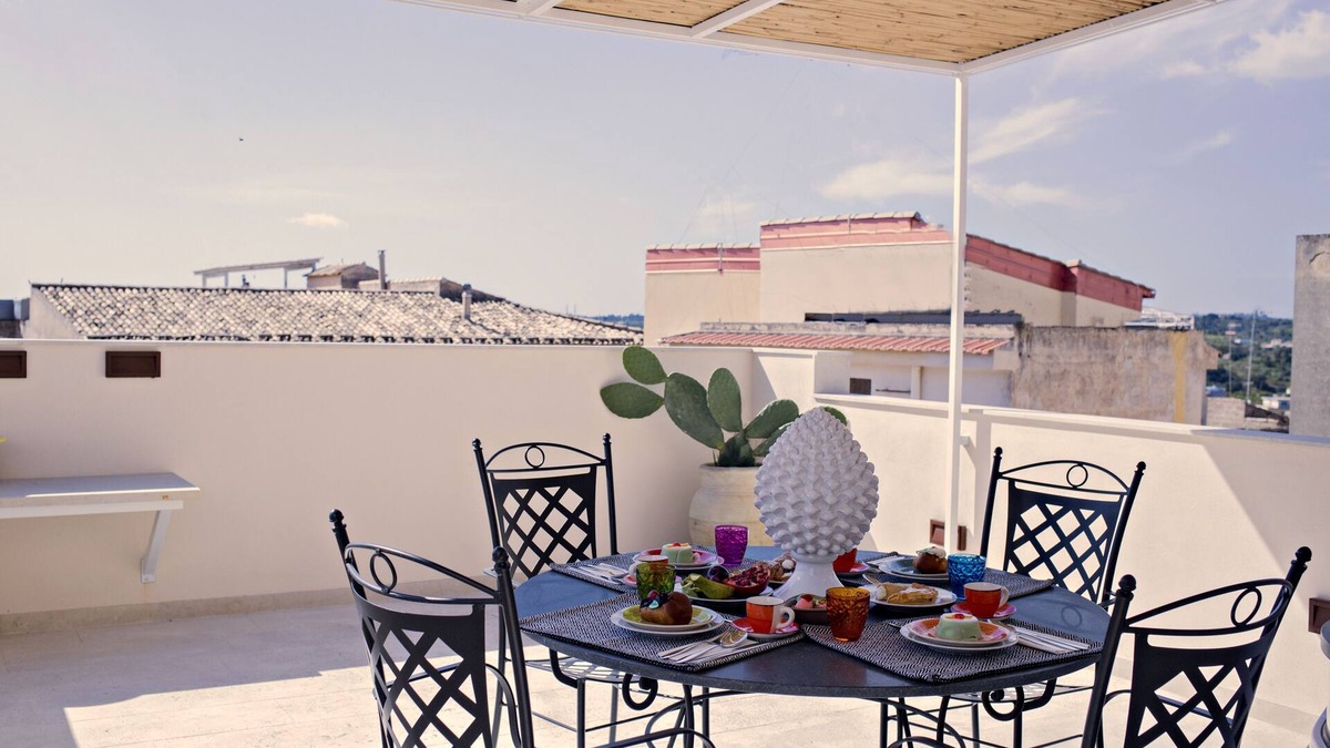 Noto Historic Centre House | The Dwelling under the Stars