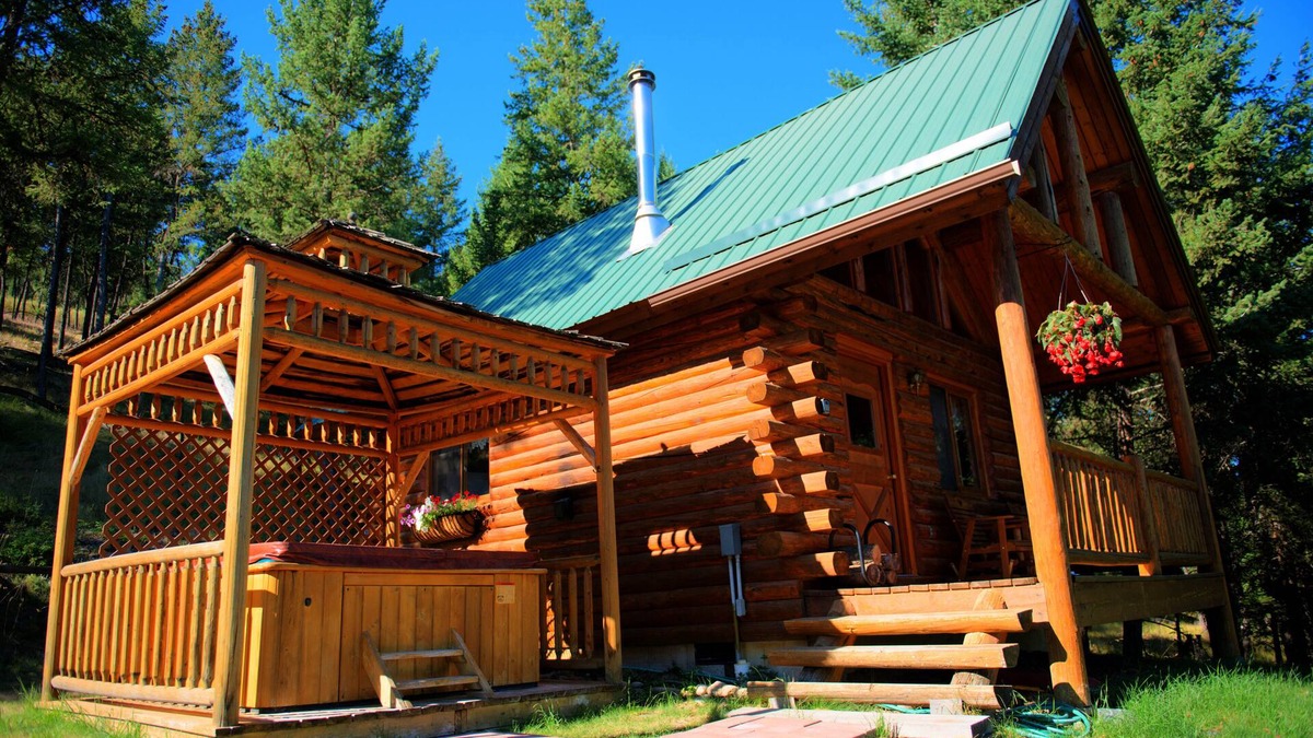 Rexford Cabin | The Eagle's Nest - A Romantic Hideaway for Two with Private Gazebo and Sp