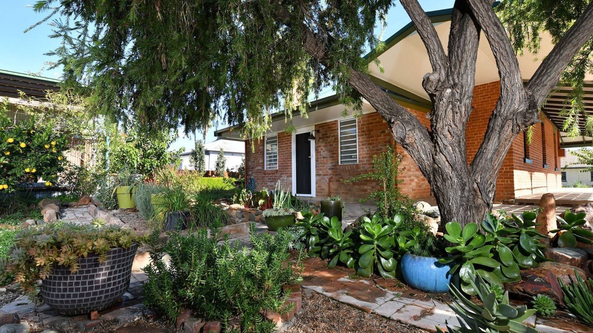 Manilla House | The Eagle's Nest - Adventure-Ready 4-Bedroom Holiday Home in Manilla, NSW