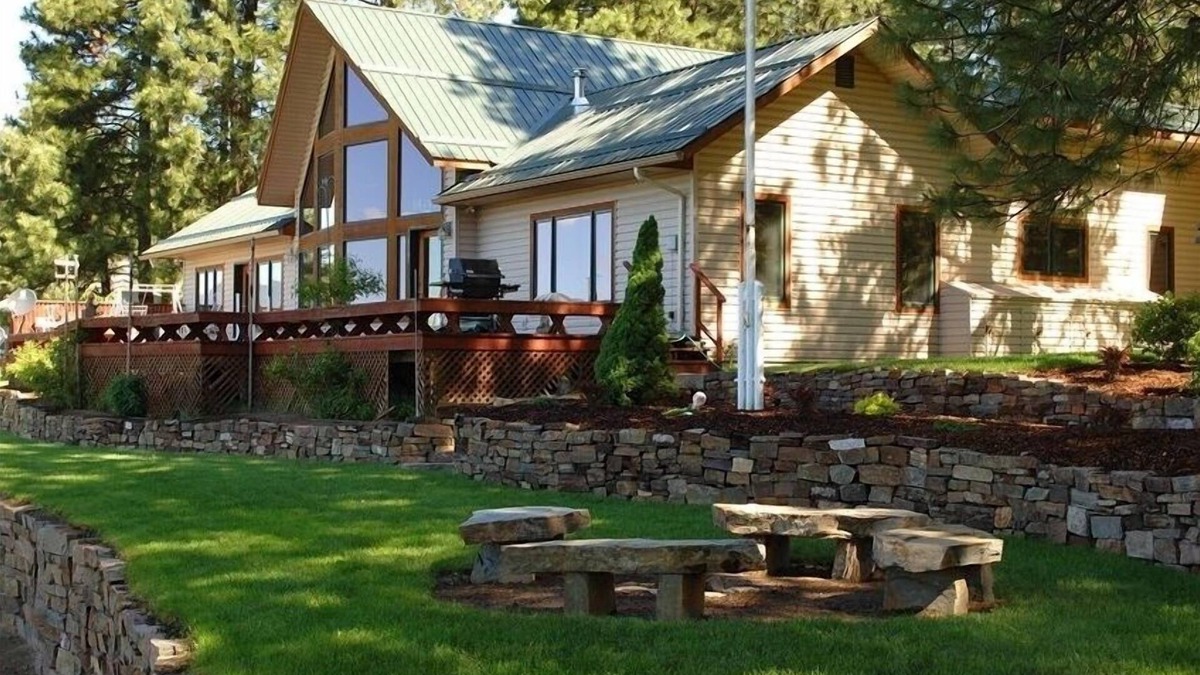 Boundary County House | The Eagle's Nest - Experience Tranquility