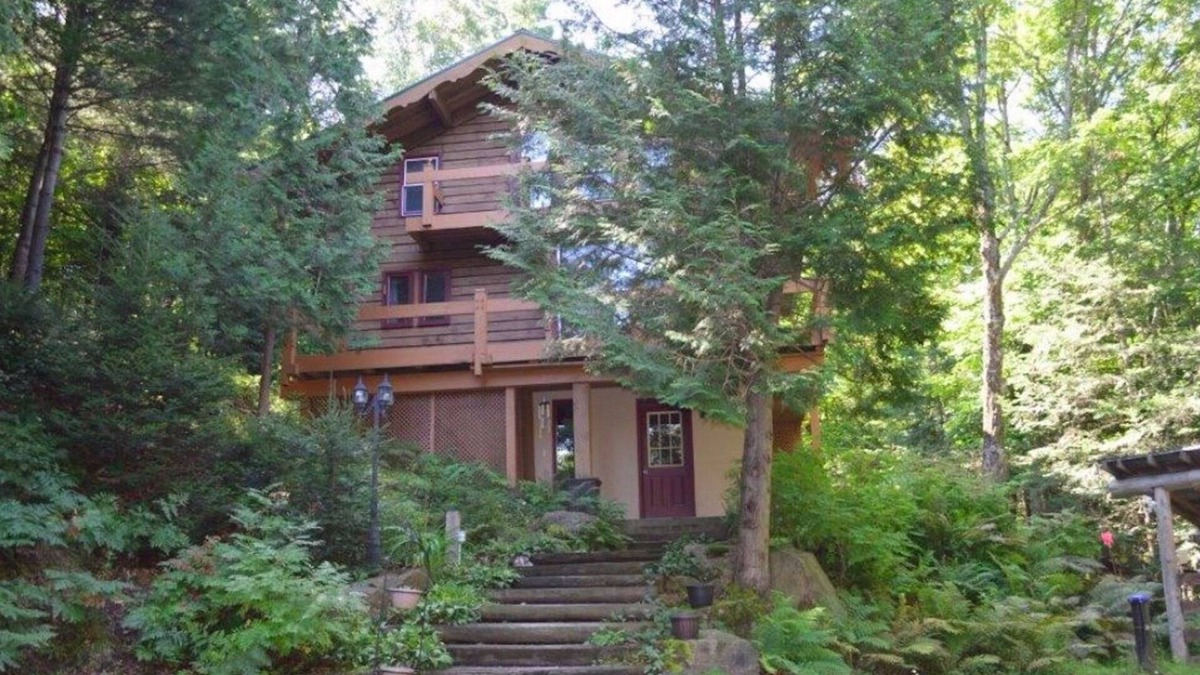 Eagle Lake Ski Chalet | The Eagle’s Nest Ski & Bike Paradise!