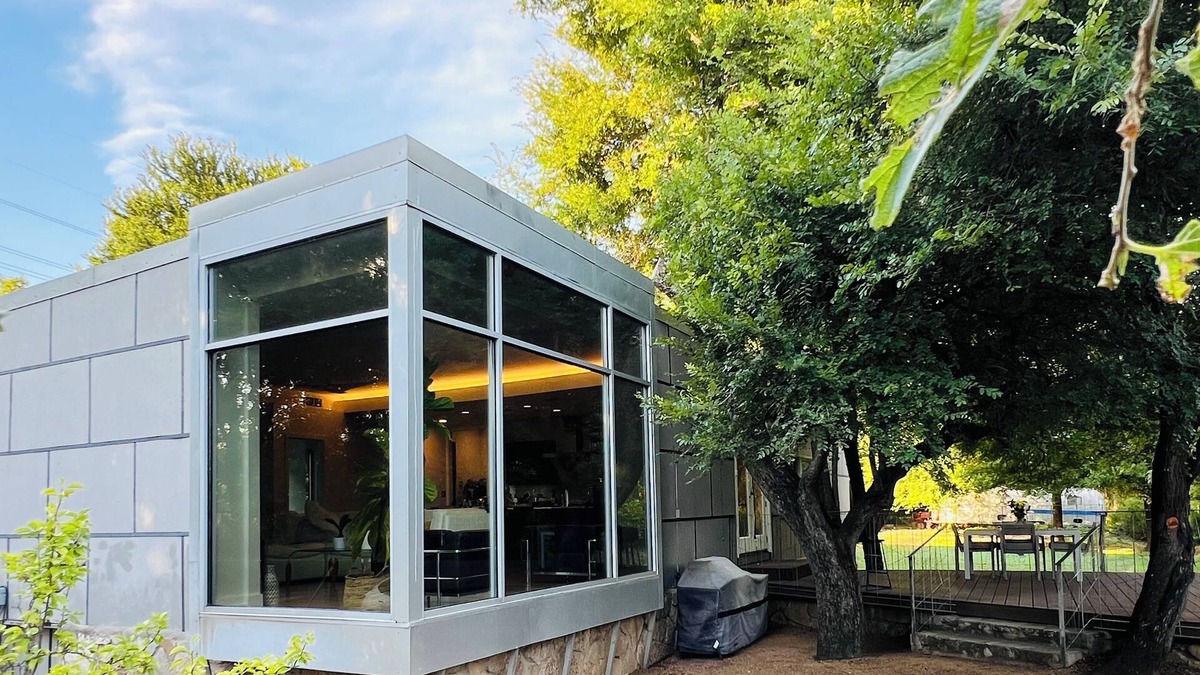 Austin House | The Eastwood Estate: secluded yet convenient, and with all the modern amenities