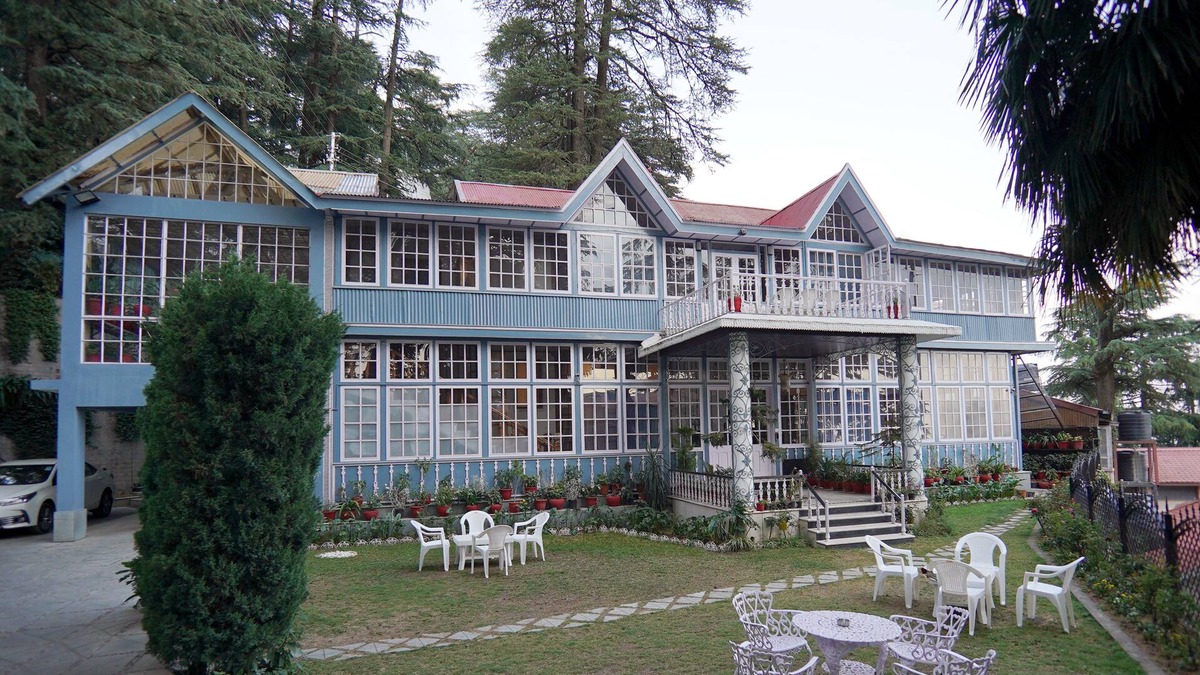 Chhota Shimla Bed & Breakfast | The Edgeworth, King Room