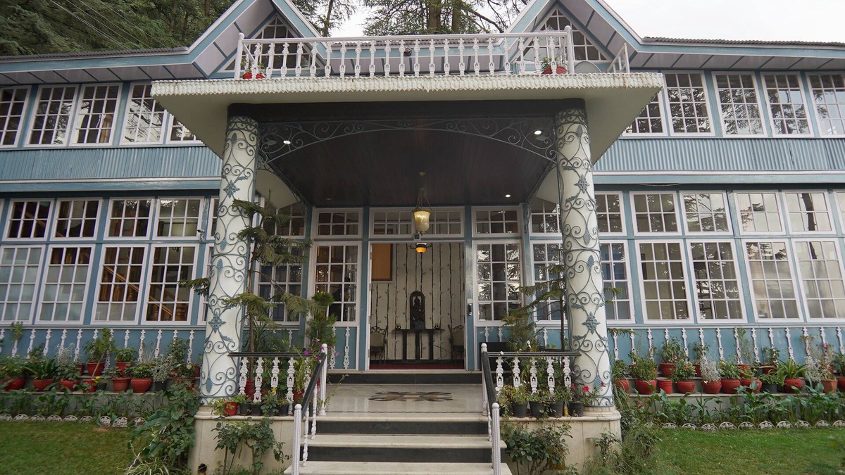 Chhota Shimla Bed & Breakfast | The Edgeworth, Superior