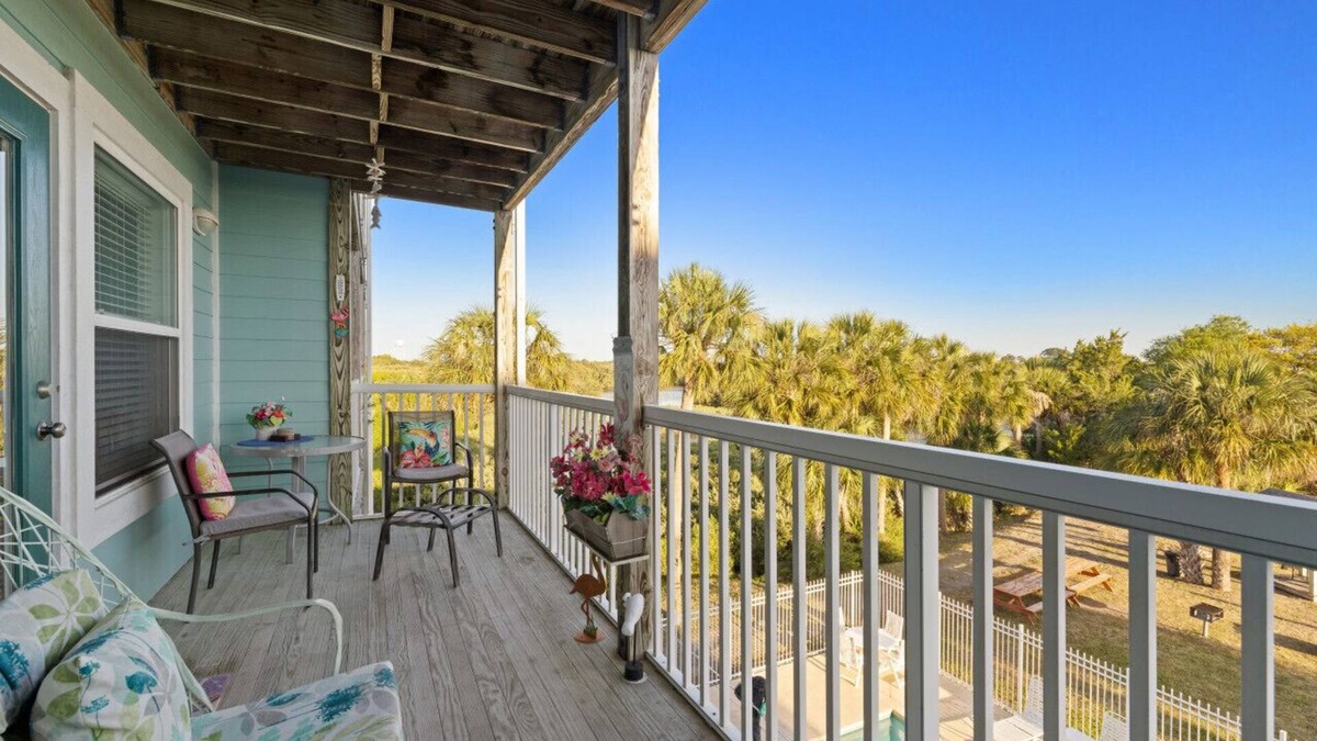 Cedar Key Condo | The Egret Condo: B202 is a vacation rental condo with a waterfront bayside view, a pool & more.