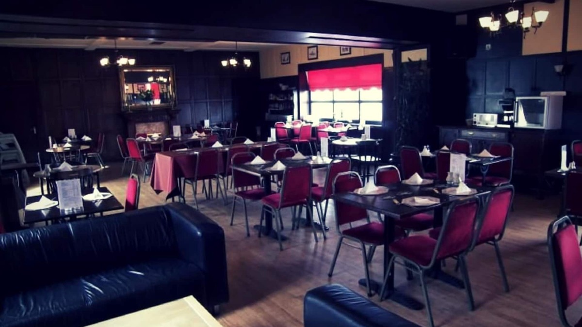 Dysart Hotel | The Elbow Room