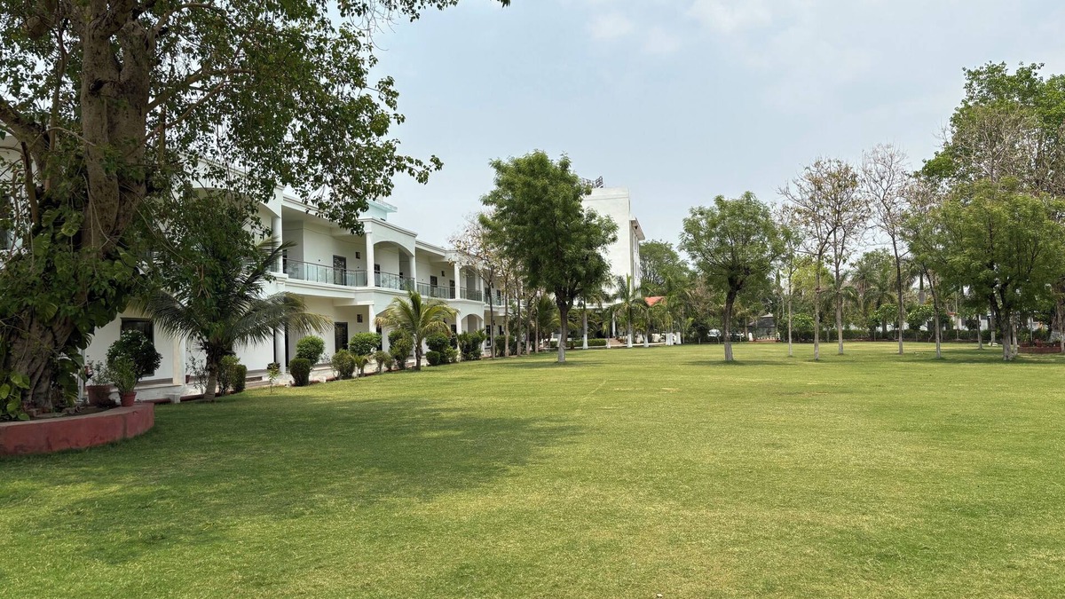 Chittorgarh Hotel | The Elegance Resort