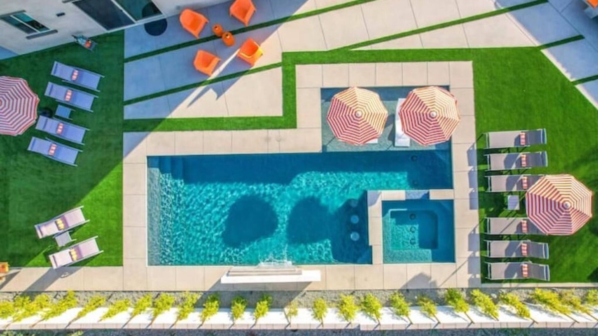 Coachella House | The Element - Foot Pool, Pickle Ball, Mini Golf, Game Room