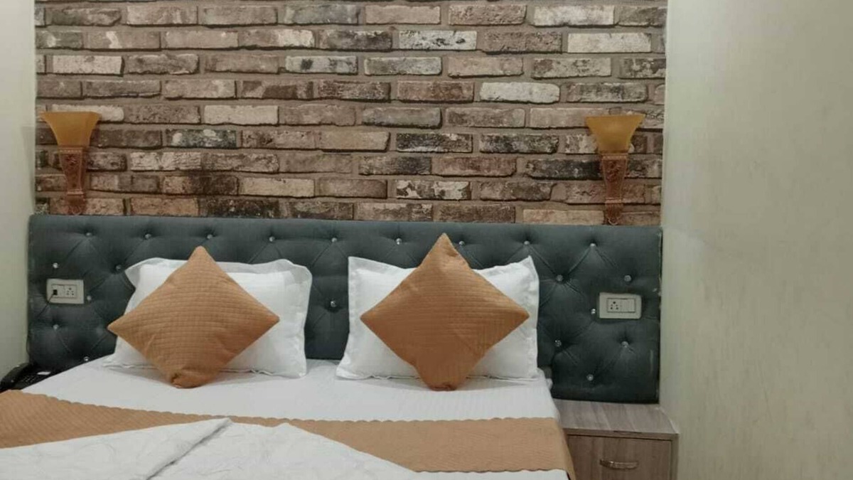 Rohtak Hotel | The Elephant Hotel