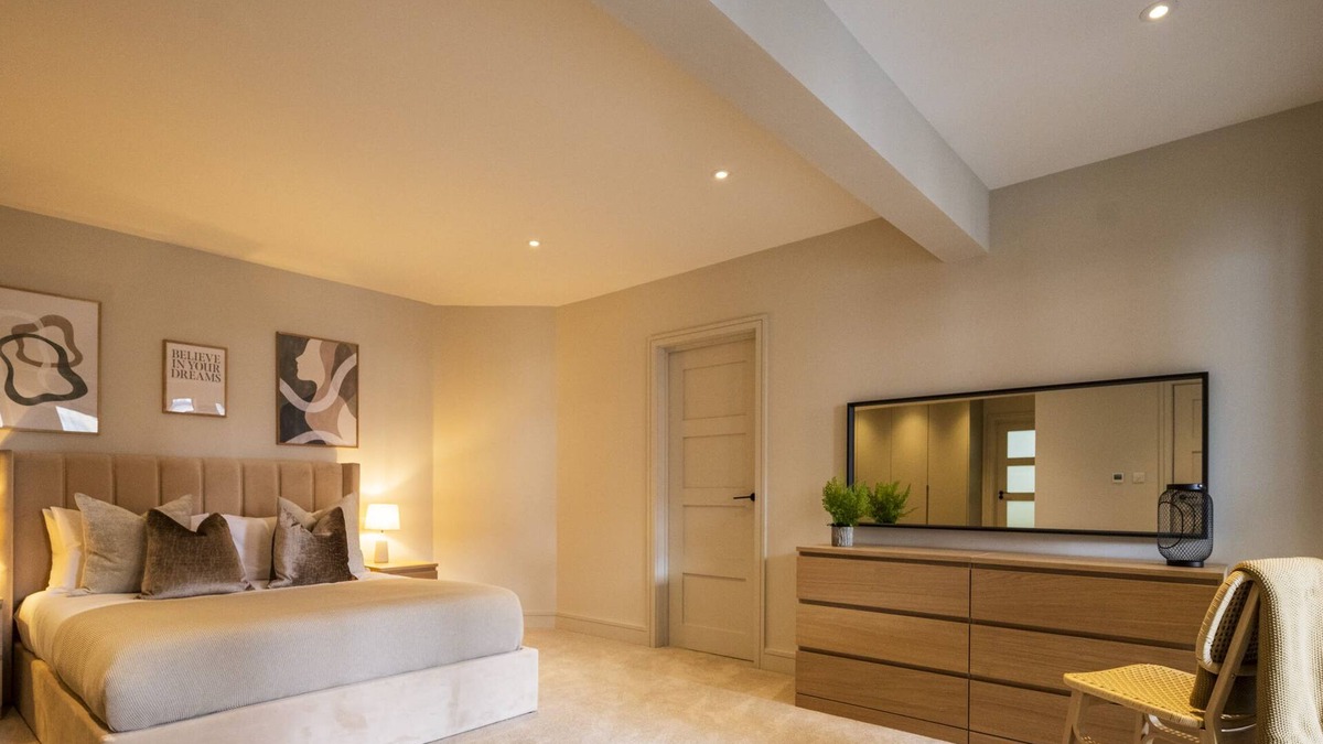 Henley House | The Elizabeth Suite – Henley 3-Bed + Parking