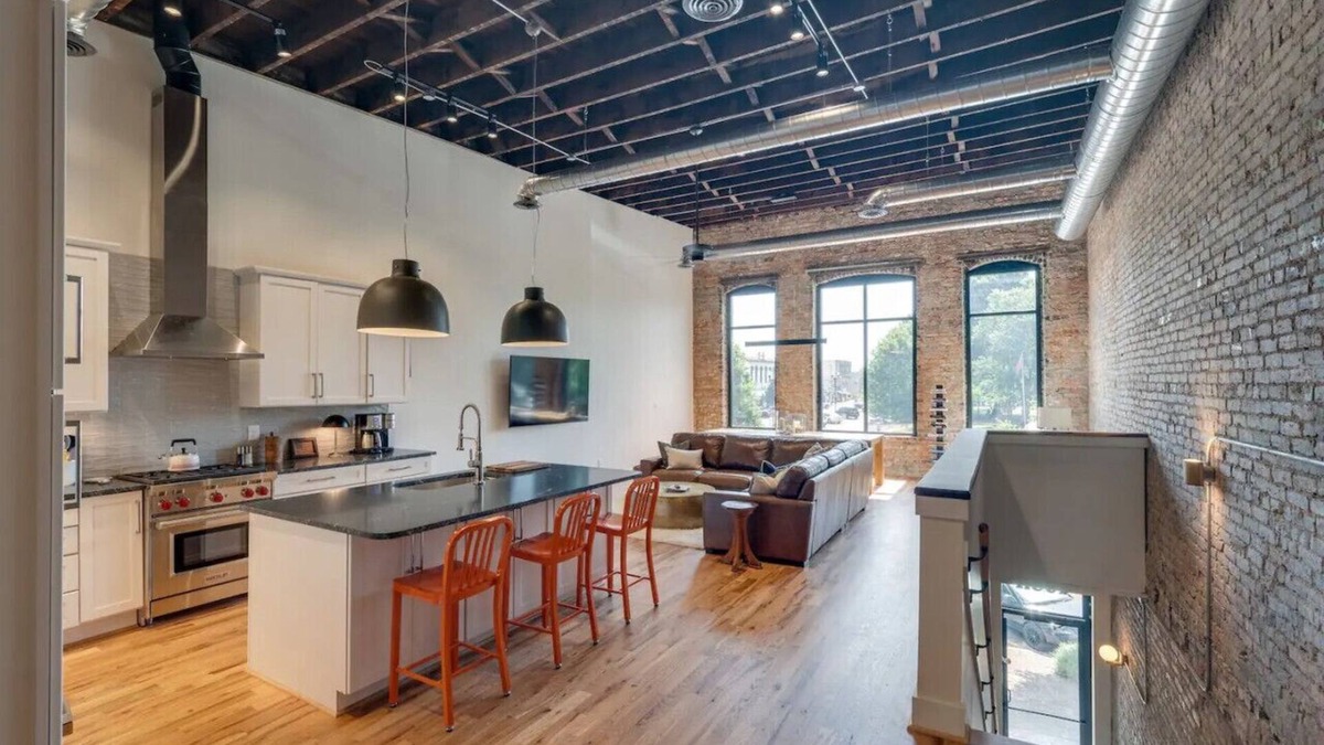 Fayetteville Apartment | The Elk Loft | 2BD/2BA Historic Beauty